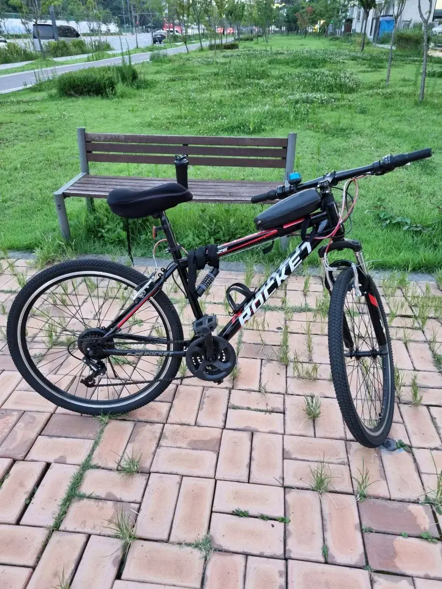 닥터바이크  66cm 26인치 21단 MTB 자전거 F26S ROCKET